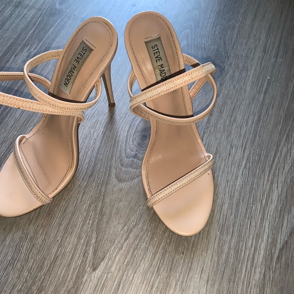Cream Steve Madden heels - Picture 4 of 11